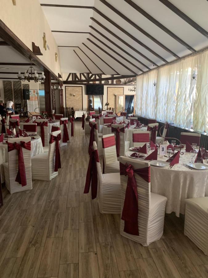 Pensiune Restaurant Rustic Rm Sarat Rimnicu Sarat Exterior foto
