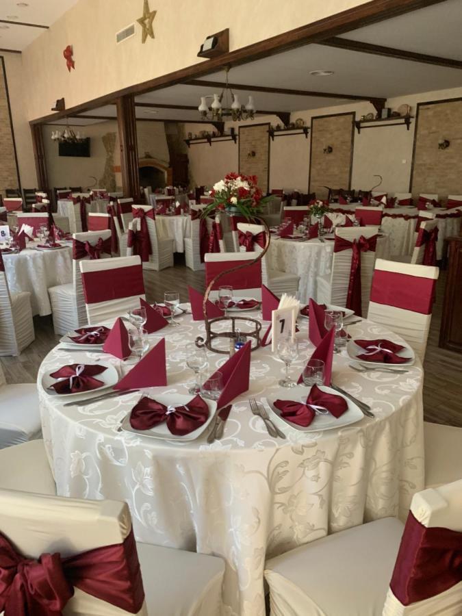 Pensiune Restaurant Rustic Rm Sarat Rimnicu Sarat Exterior foto