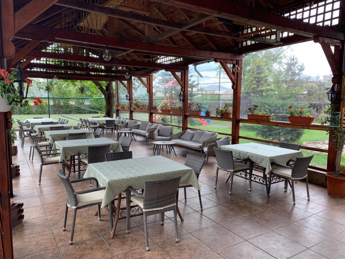 Pensiune Restaurant Rustic Rm Sarat Rimnicu Sarat Exterior foto