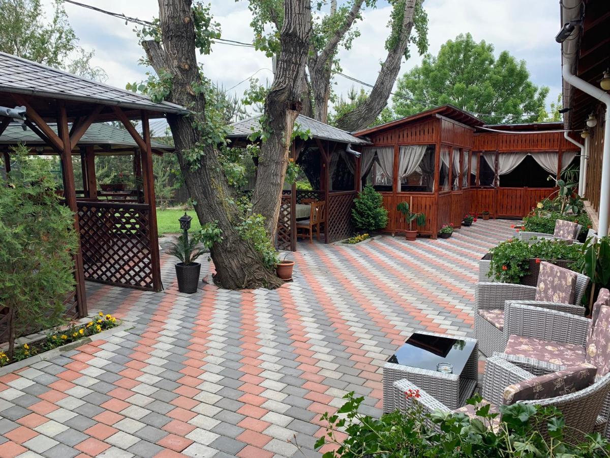 Pensiune Restaurant Rustic Rm Sarat Rimnicu Sarat Exterior foto